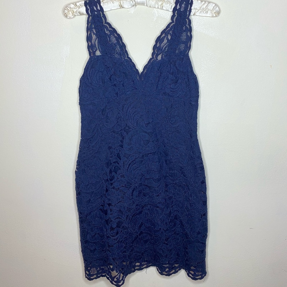LACE COCKTAIL DRESS